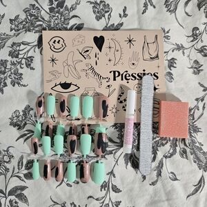 Press on Nails by Fingernails are Pretty